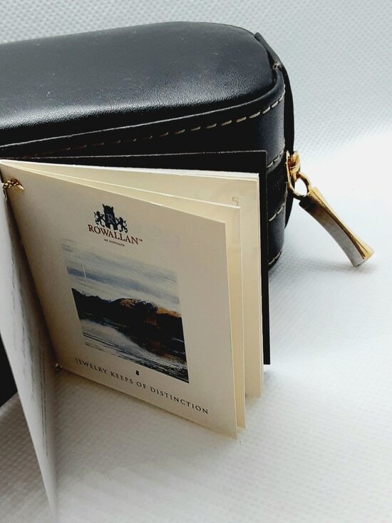 NEW Rowalland of Scotland Zippered Jewelry Keeper - Picture 2 of 15